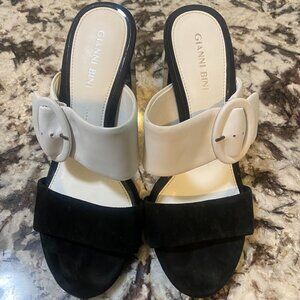 Gianni Bini black and white heel sandal slides with suede